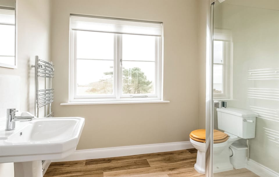 Bathroom | The Dower House - Aldeburgh Coastal Cottages, Thorpeness