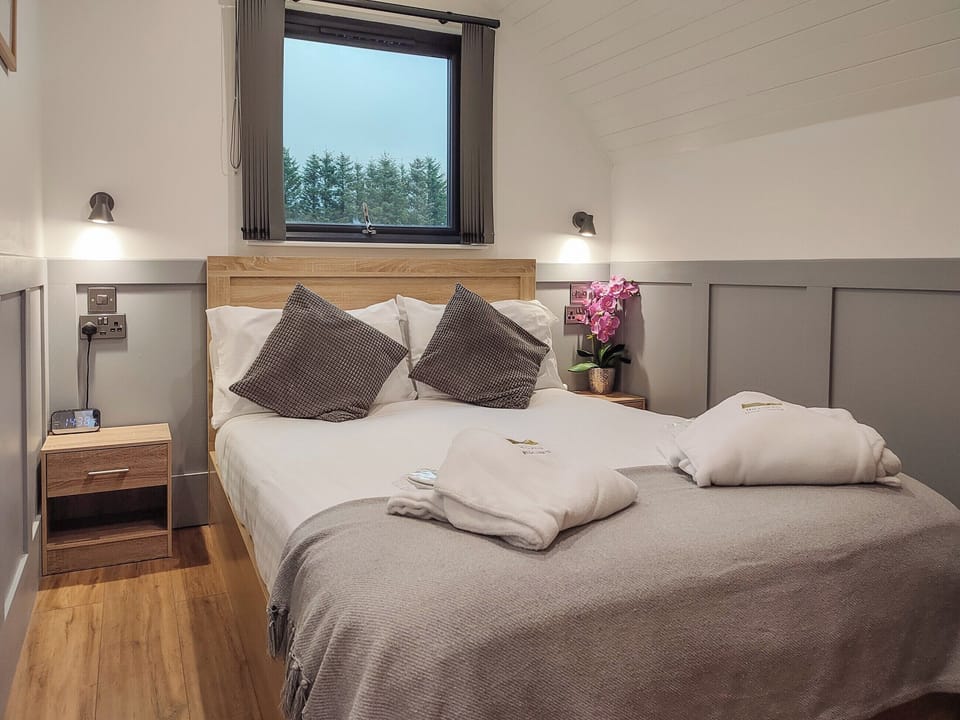 Double bedroom | Ben Rinnes - Hillhead Hideaways, Newmill, nr Keith