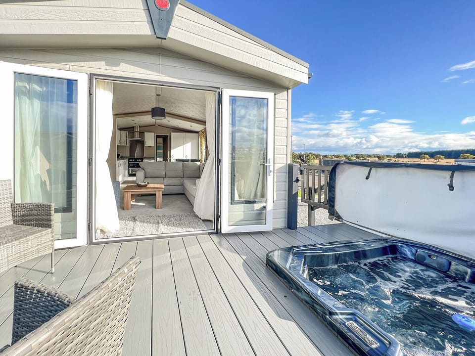 Hot tub | Marlow 1, St Andrews