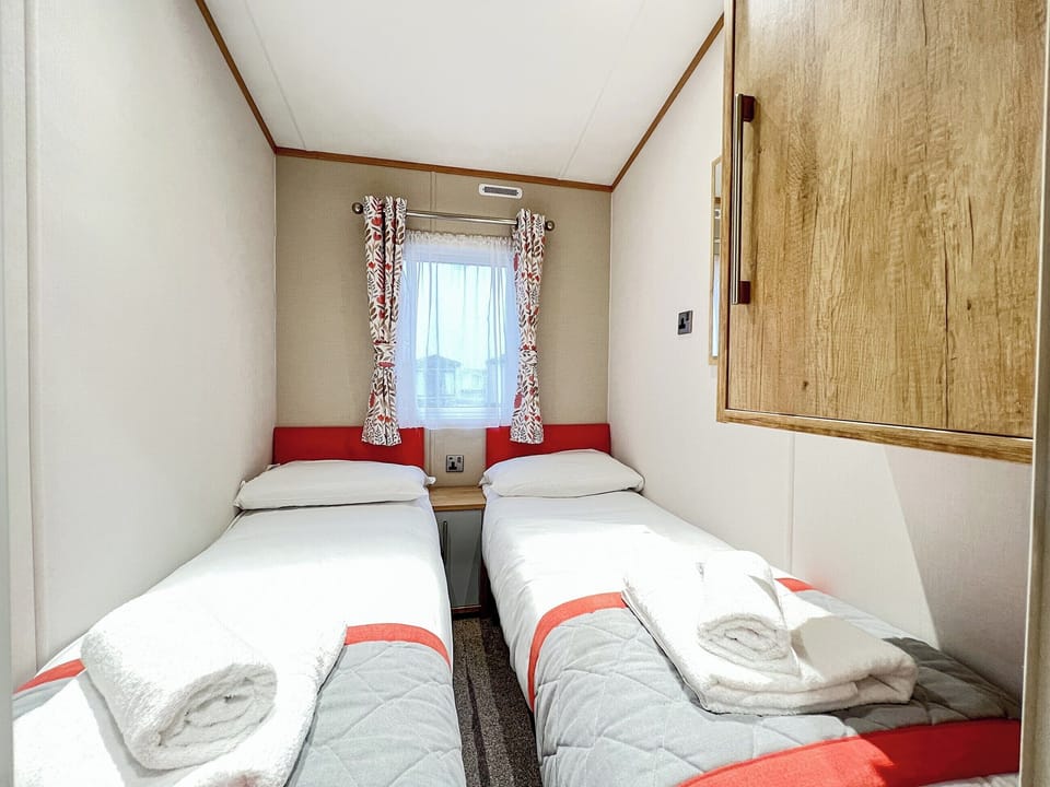 Twin bedroom | Glenmoore 23, St Andrews