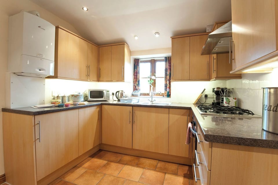 Kitchen area | Fistral Cottage - Carnebo Holiday Barns, Perranporth