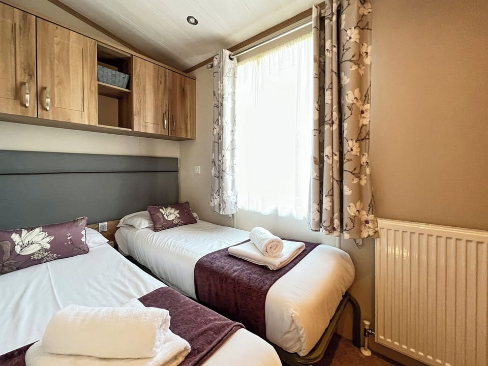 Twin bedroom | Knightsbridge 30, Cameron, near St. Andrews