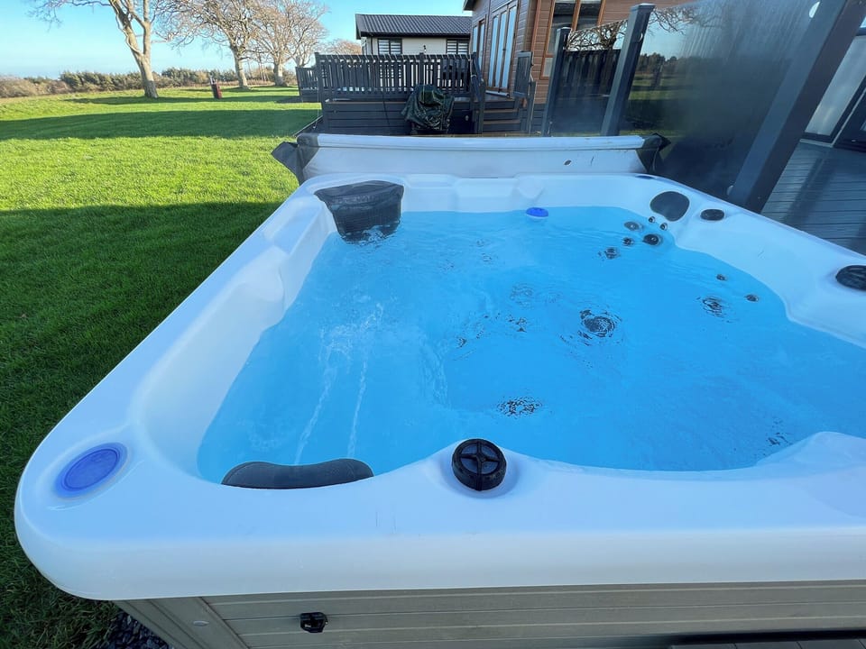 Hot tub | Knightsbridge 30, Cameron, near St. Andrews