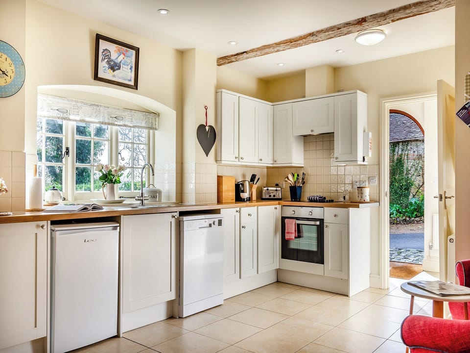 Kitchen/diner | Beachy Barn - Beachy Head Cottages, East Dean