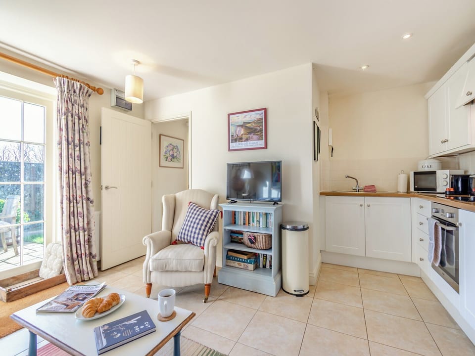 Open plan living space | Little Scarlett - Beachy Head Cottages, East Dean