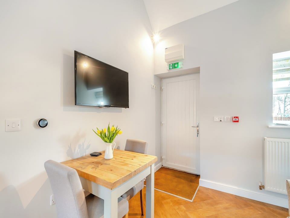 Dining Area | The Cow &rsquo;Ouse - Wolds Way Holiday Cottages, Low Hunsley, Cottingham