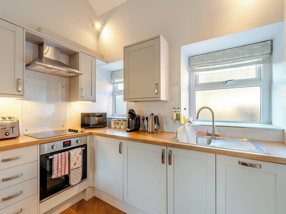 Kitchen area | The Cow &rsquo;Ouse - Wolds Way Holiday Cottages, Low Hunsley, Cottingham