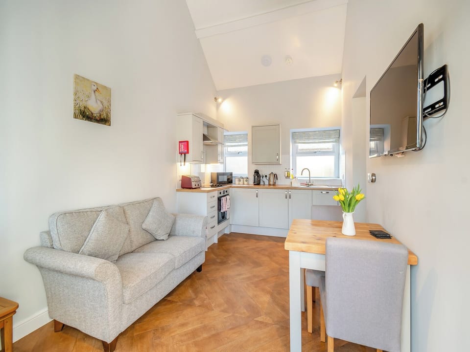 Open plan living space | The Cow &rsquo;Ouse - Wolds Way Holiday Cottages, Low Hunsley, Cottingham