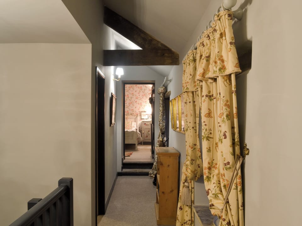 Upstairs landing and hallway | Pippinwell, Over Haddon, near Bakewell