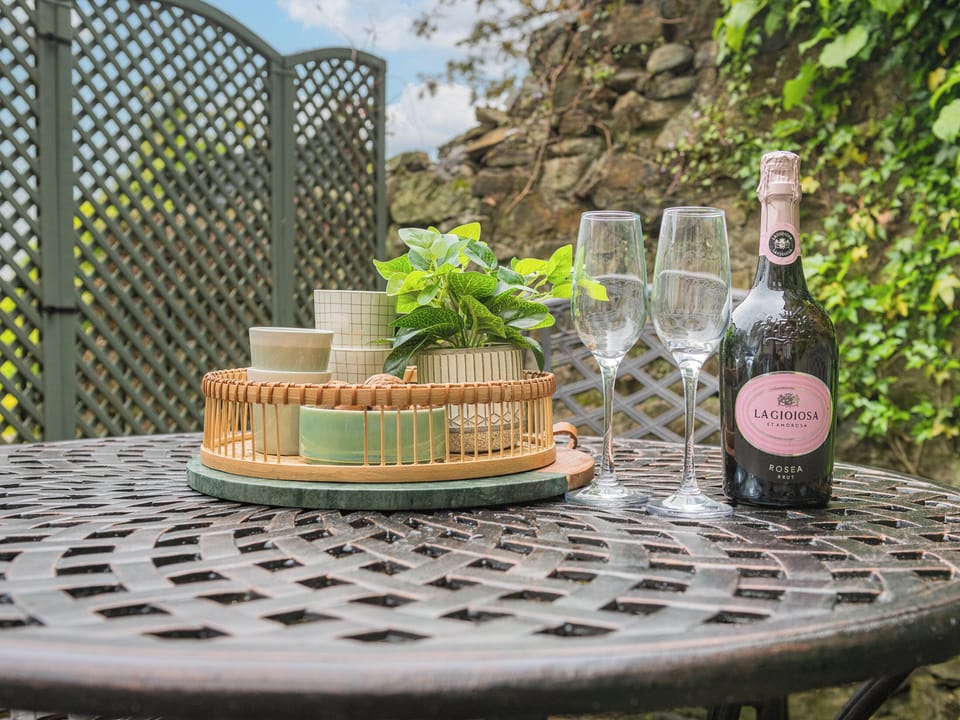 Sitting-out-area | Weavers Cottage, Kirkby Lonsdale