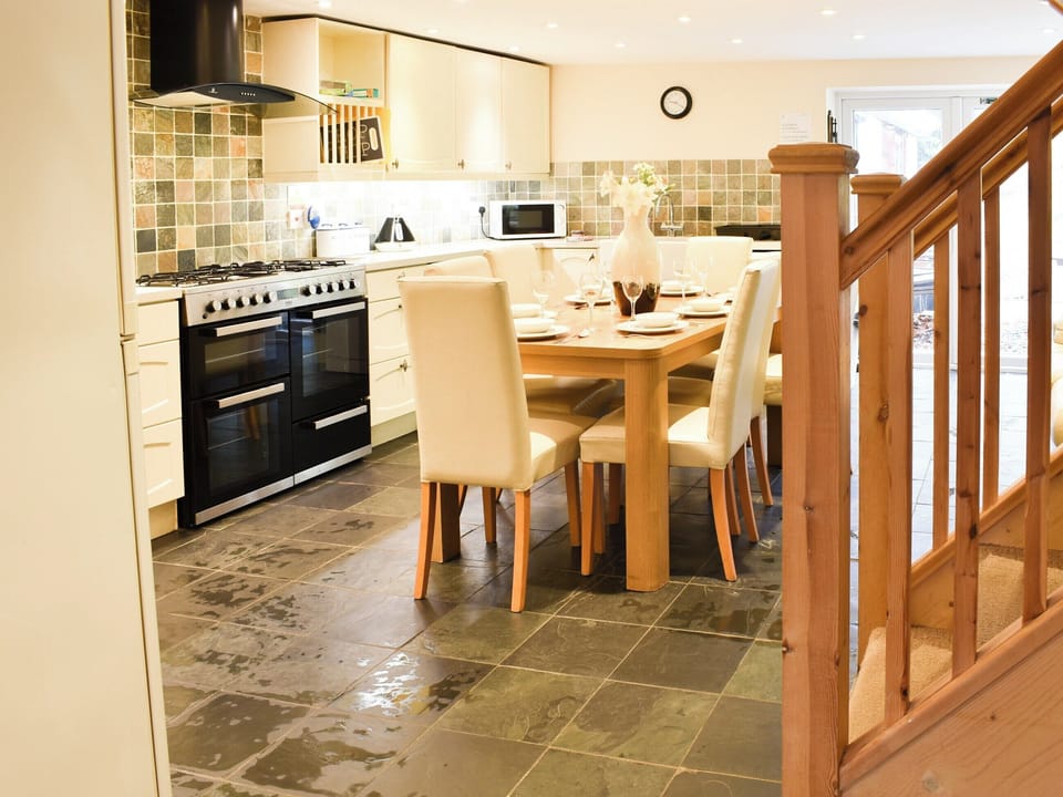 Kitchen/diner | Snowdon - Red Dragon Cottages, Beddgelert