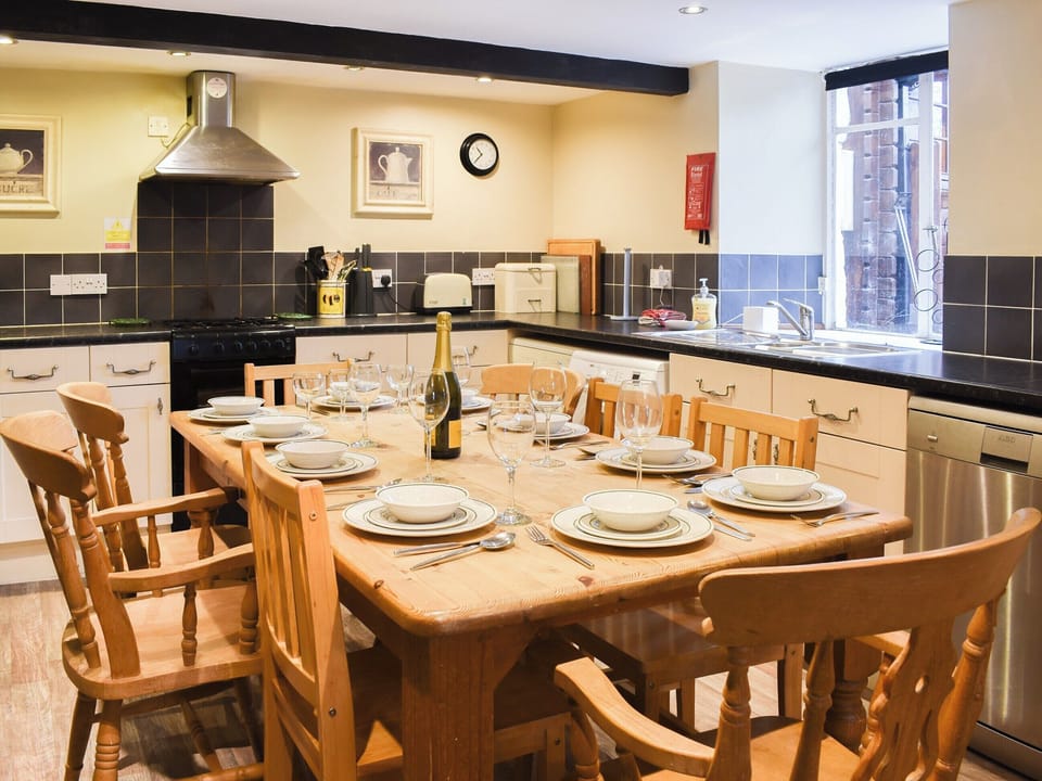 Kitchen/diner | Aran - Red Dragon Cottages, Beddgelert