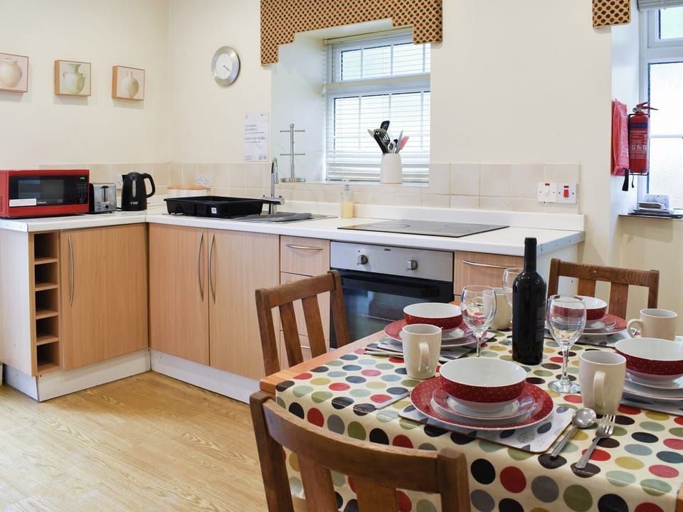 Kitchen/diner | Sygyn - Red Dragon Cottages, Beddgelert