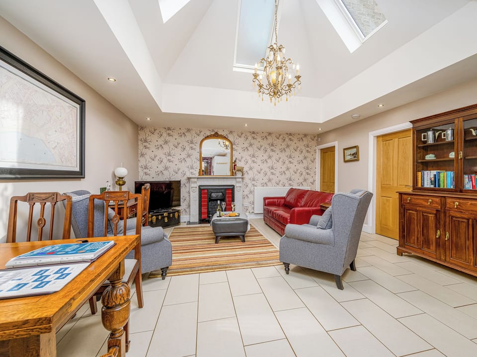 Living room/dining room | The Courtyard Apartment - Panbride Getaways, Carnoustie, near Dundee