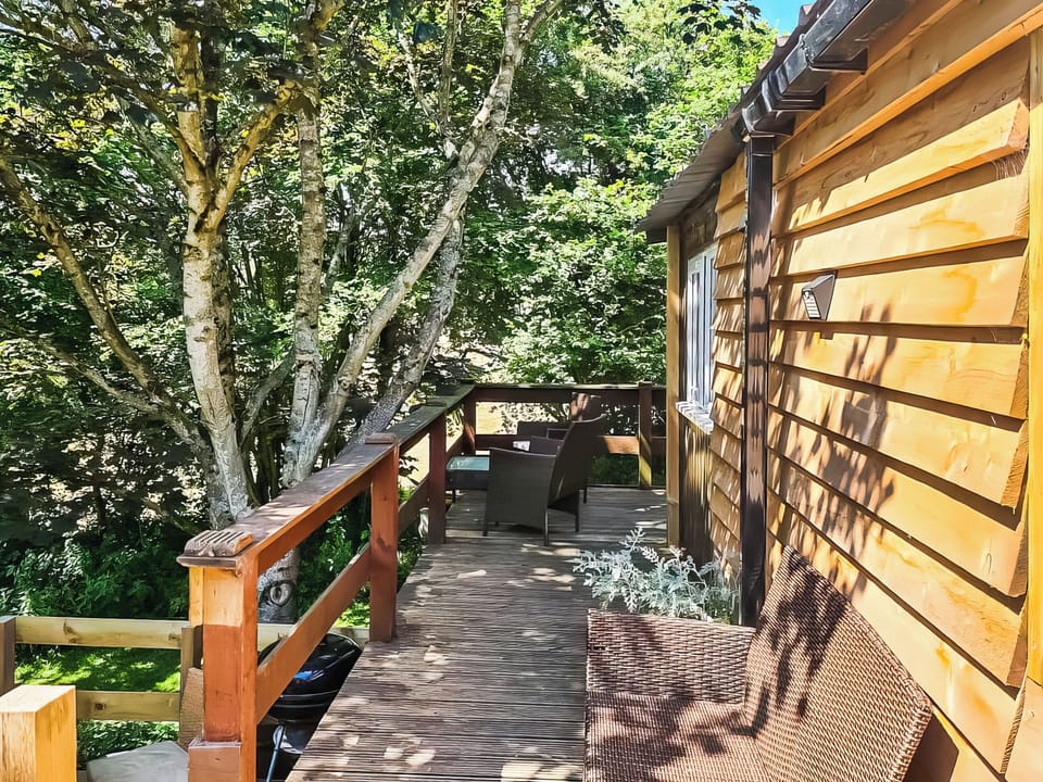 Decking | Rowan Tree Lodge - Woodland Escapes, Ludlow
