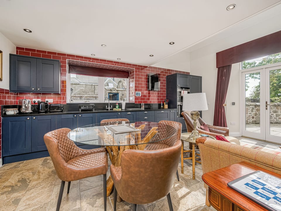 Open plan living space | The Groom&rsquo;s Bothy - Panbride Getaways, Carnoustie, near Dundee