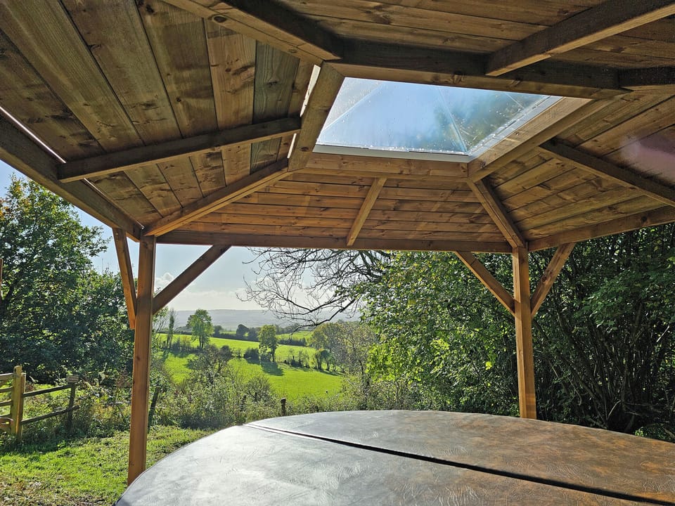 Hot tub | The Star Dome - Woodland Escapes, Ludlow