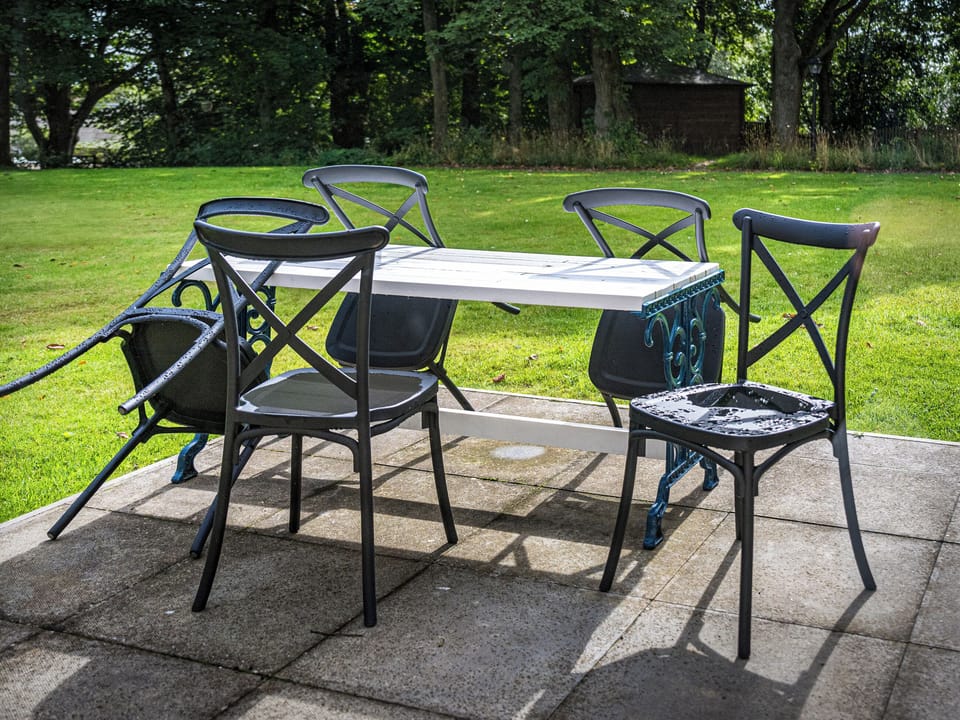 Sitting-out-area | The Servant&rsquo;s Hall - Panbride Getaways, Carnoustie