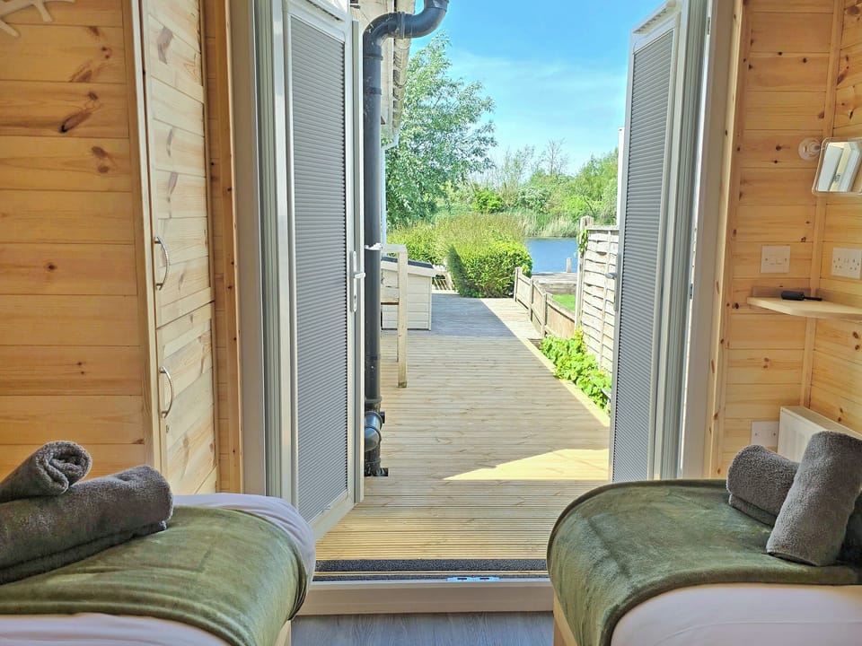 The Snug | Dinky Daze - Norfolk Holiday Lodges, Brundall