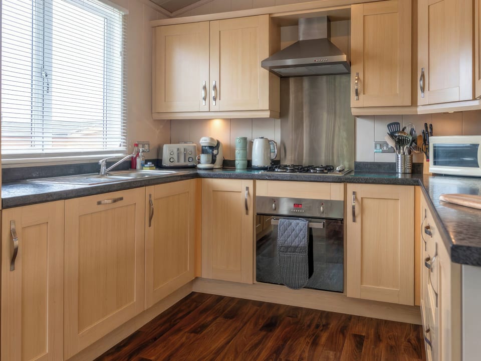 Kitchen | 6 Atlantic Crescent - Mullacott Retreats, Ilfracombe