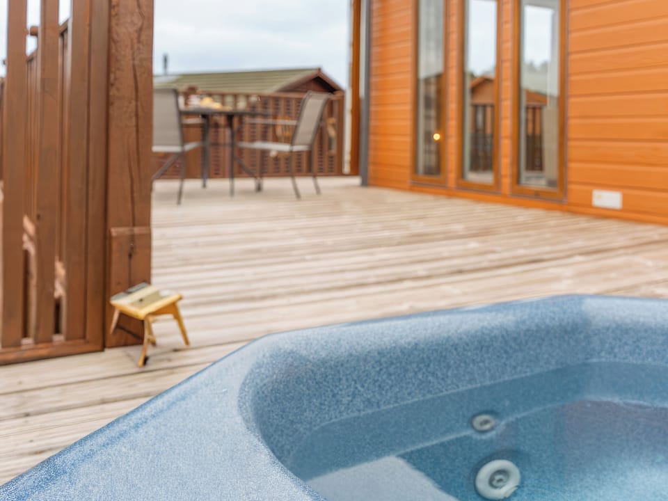 Hot tub | 52 Meadow View - Mullacott Retreats, Ilfracombe