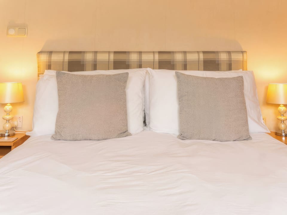 Double bedroom | 52 Meadow View - Mullacott Retreats, Ilfracombe