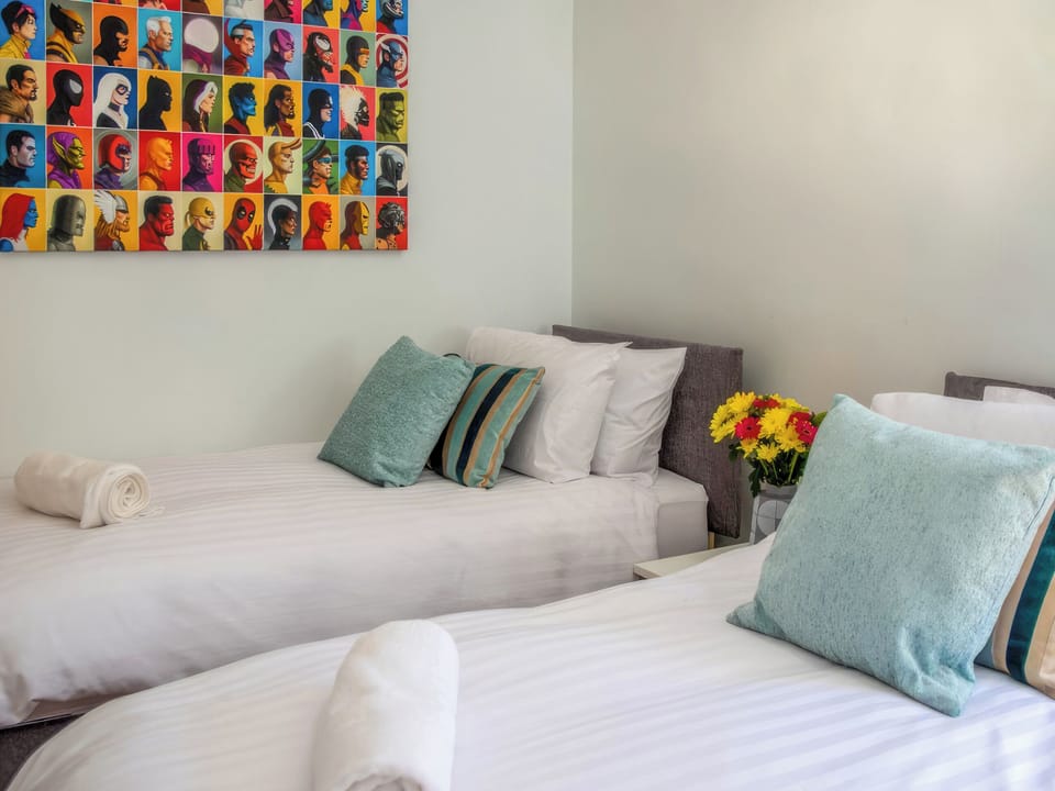 Twin bedroom | Broadpark Villa, Ilfracombe
