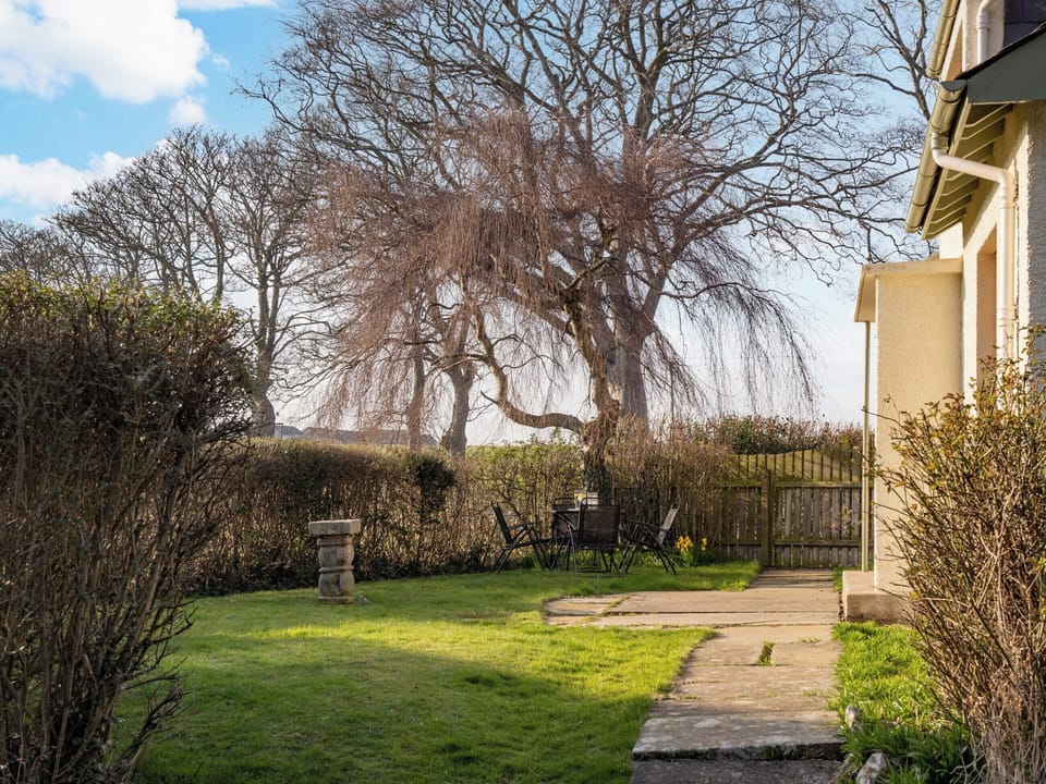 Garden | Kirktoun Cottage, Duffus, near Lossiemouth