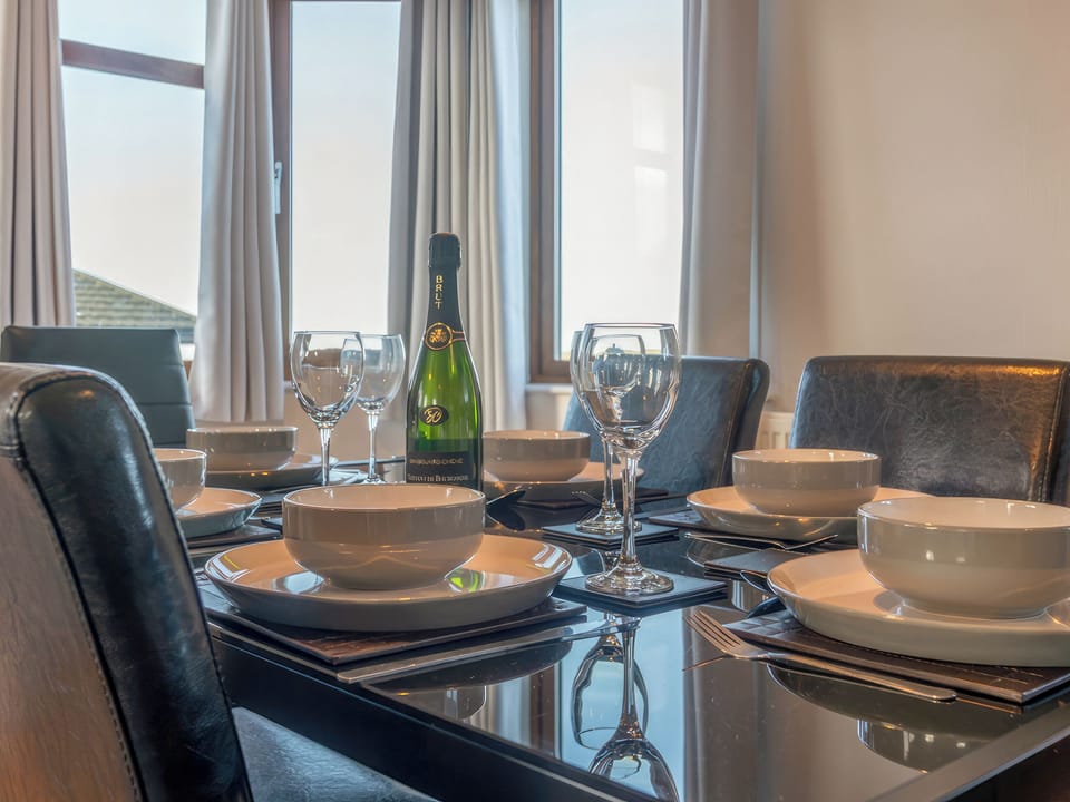 Dining Area | 32 Ocean Terrace - Mullacott Retreats, Ilfracombe