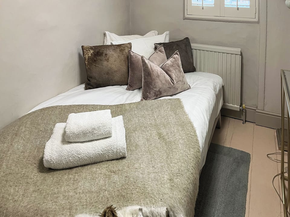 Single bedroom | Coastal Cottage, Aldeburgh