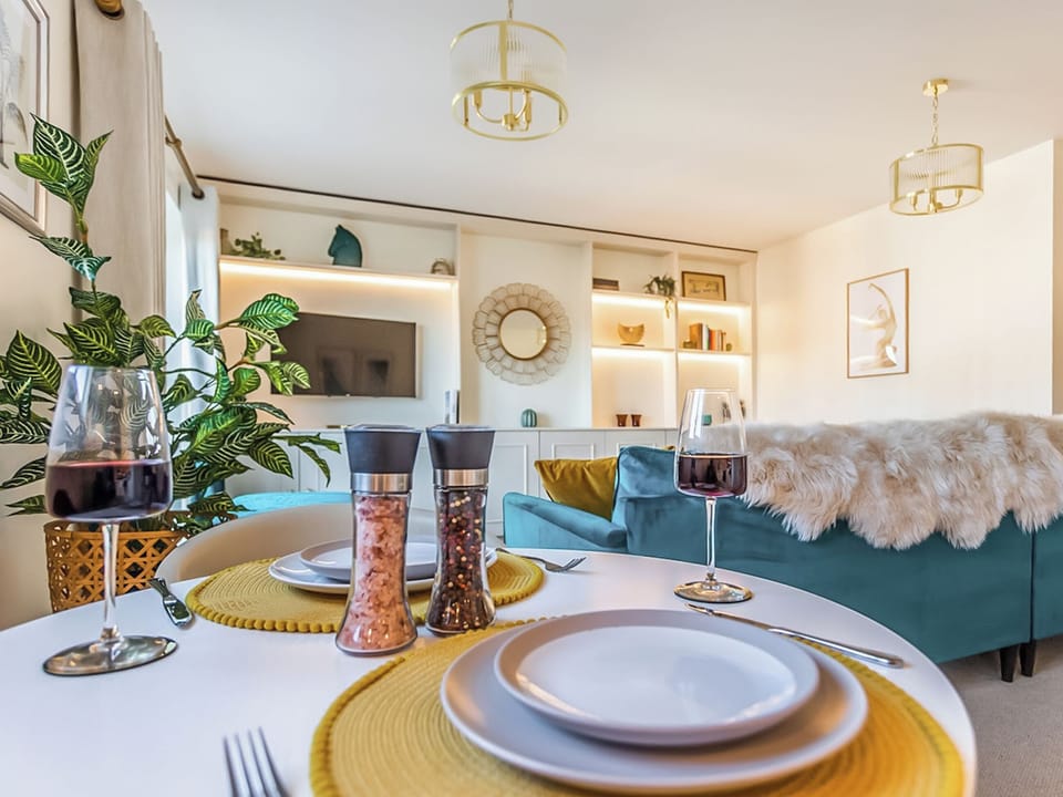 Dining Area | The Wharf, Warwick