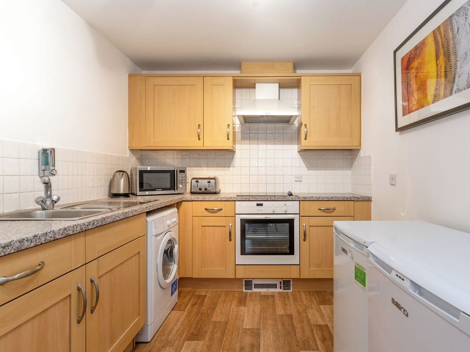 Kitchen | Renta Apartments 4 - 35 - Whitestar Apartments, Southampton