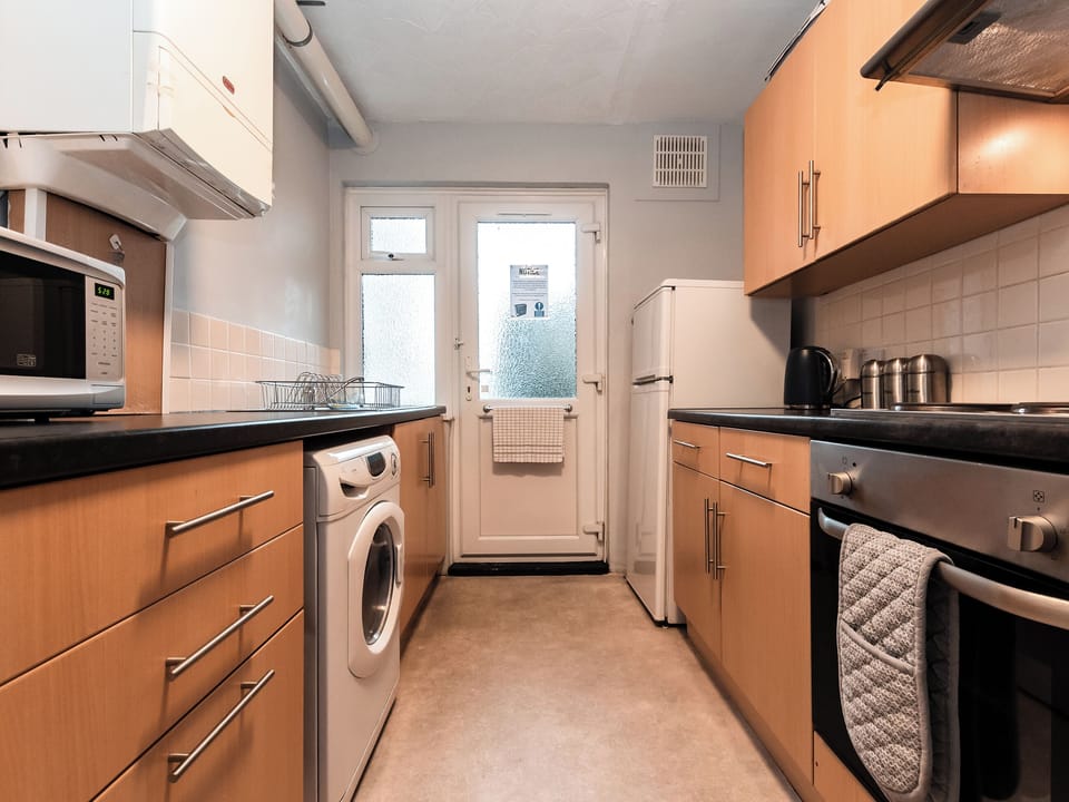 Kitchen | Flat 6 - Braganza Apartments, Portsmouth