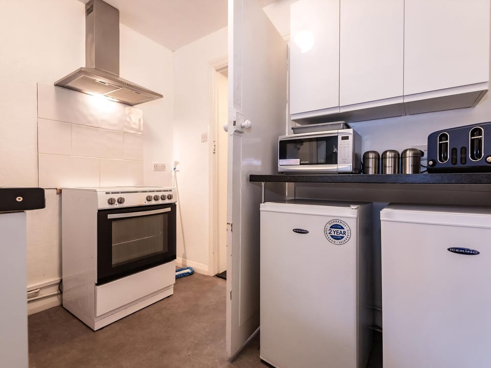 Kitchen | Flat 5 - Braganza Apartments, Portsmouth