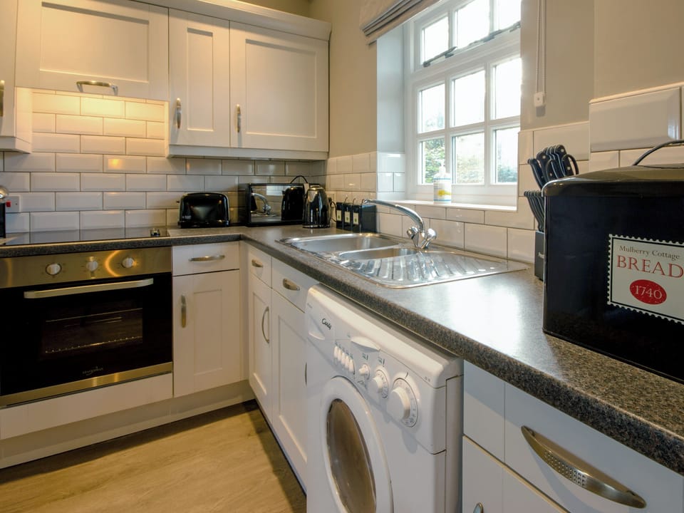 Kitchen | Peveril Cottage - Darwin Lake, Darwin Lake, near Matlock