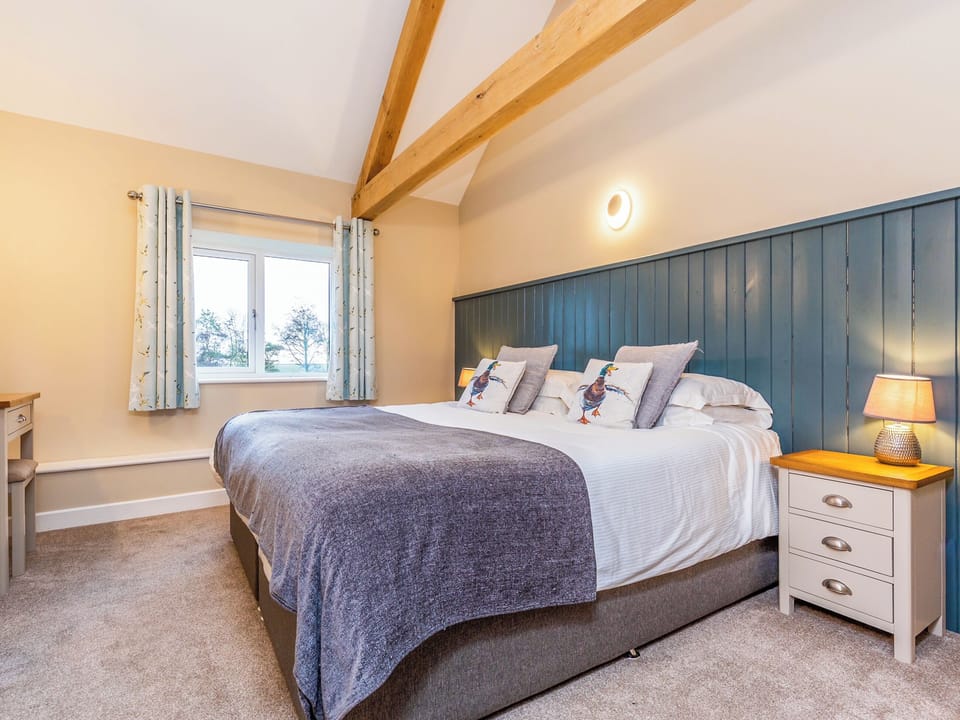Double bedroom | Lapwing - Gibralter Barns, Skegness