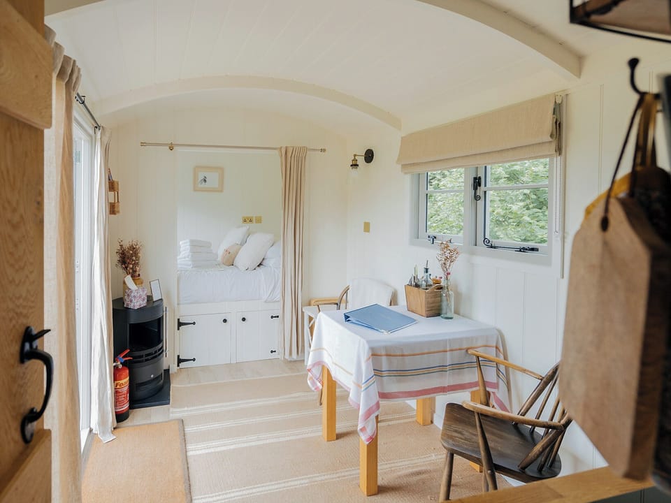 Interior | Lapwing Hut - Kingsettle Stud, Cholderton, near Salisbury