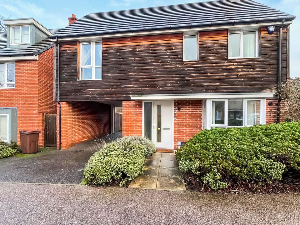 Exterior | Evergreen House - Belleaire Property Management, Ashford