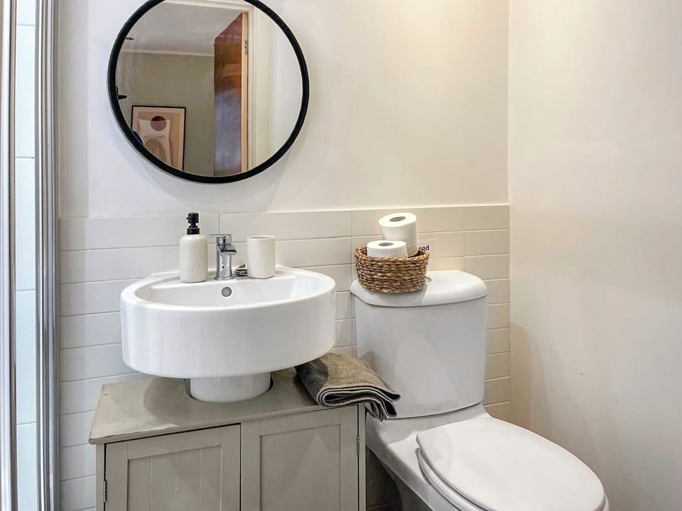 Bathroom | Bellaire Towers Way - Belleaire Property Management, Canterbury