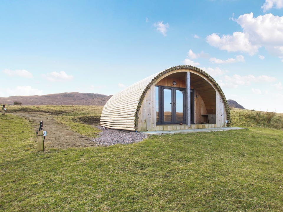Exterior | Dougie Pod - Archaracle Pods, Archaracle