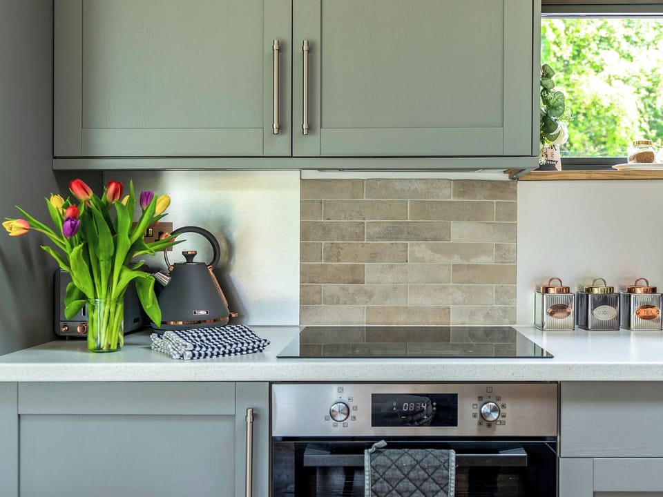 Kitchen area | Meadow Hide - The Osiers, Chichester
