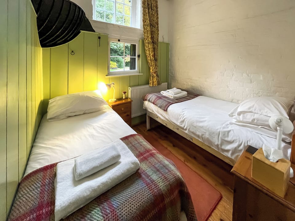 Twin bedroom | Stables - Brackenborough Hall Coach House, Louth