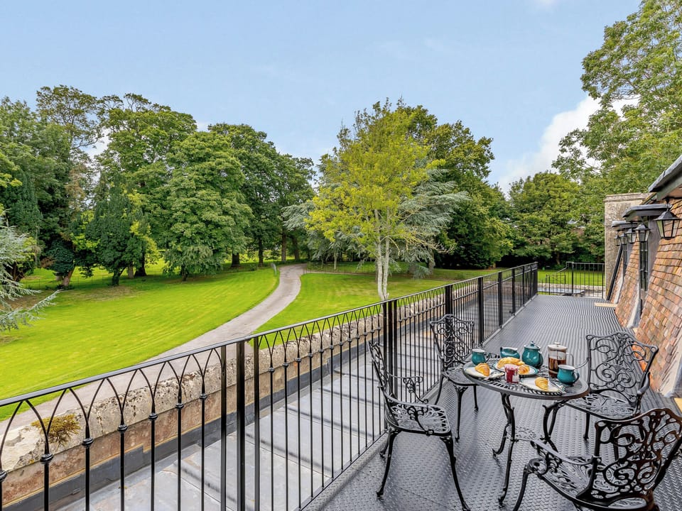 Terrace | Eagles Nest at Greyfriars - Greyfriars, Winchelsea
