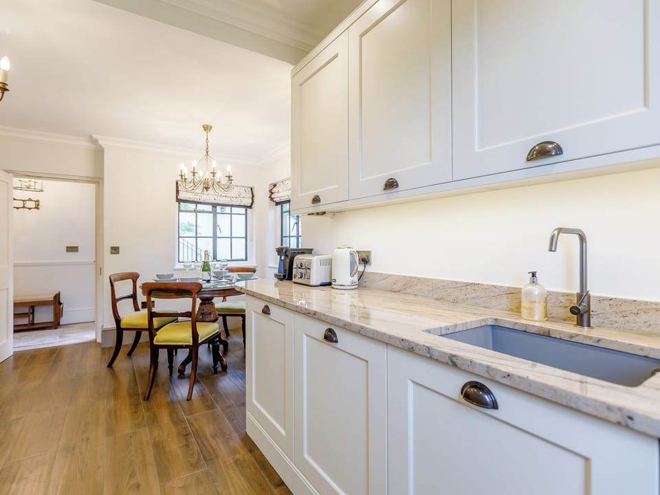 Kitchen/diner | Heron&rsquo;s Wood at Greyfriars - Greyfriars, Winchelsea