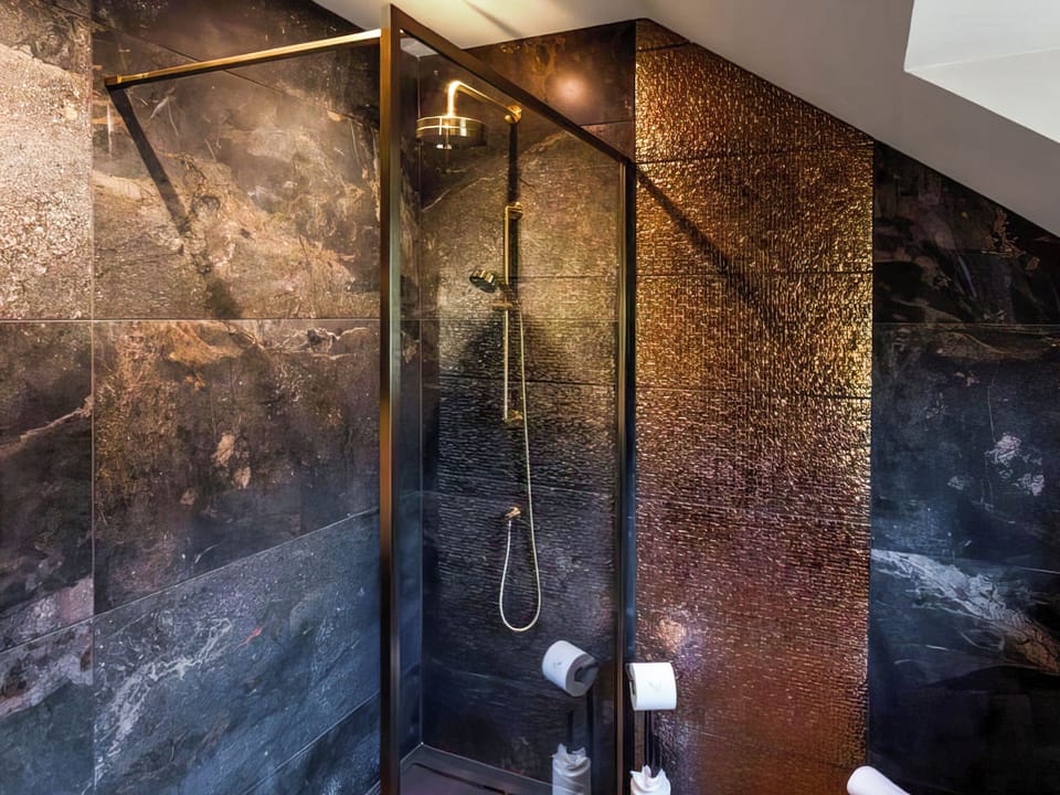 Bathroom | Deerview Stables - Deer View Villas, Bonvilston