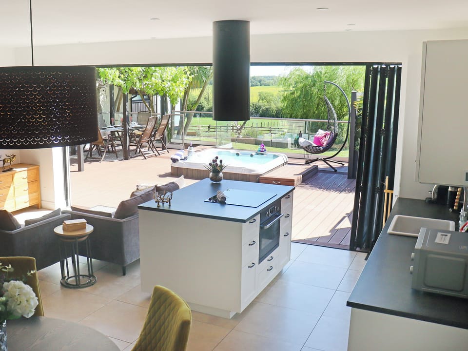 Open plan living space | Deerview Lodge - Deer View Villas, Bonvilston