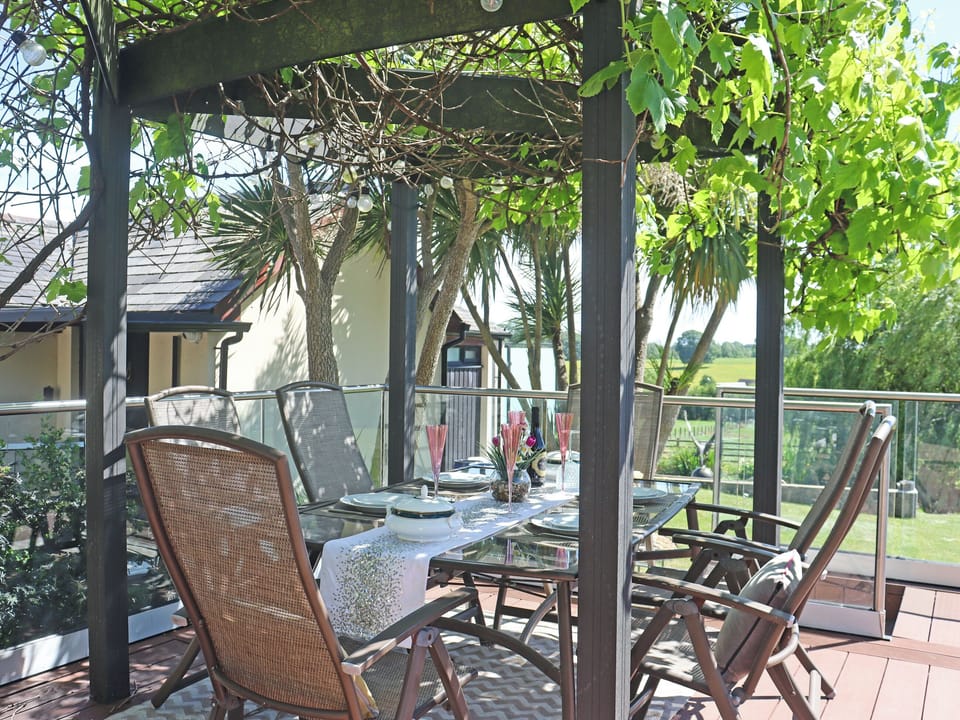 Sitting-out-area | Deerview Lodge - Deer View Villas, Bonvilston