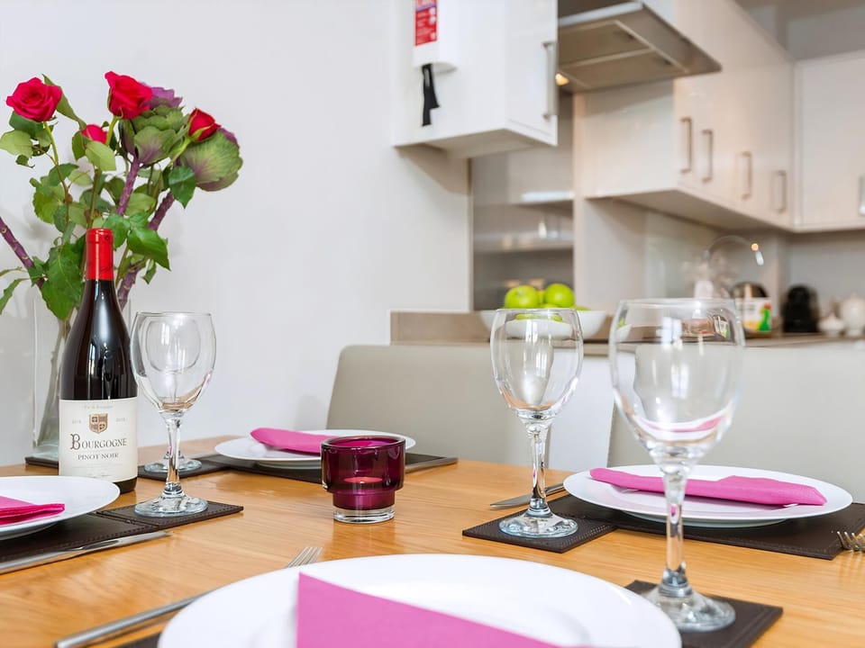 Dining Area | Nelson Apartment, Bath