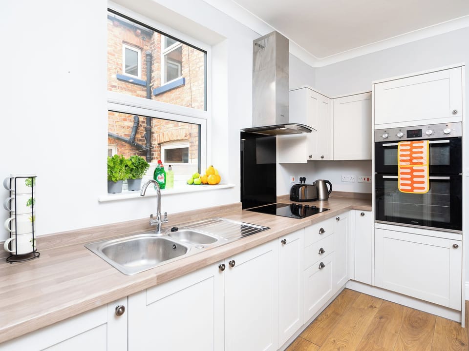 Kitchen | Ashville Lodge - Ashville Houses, Scarborough