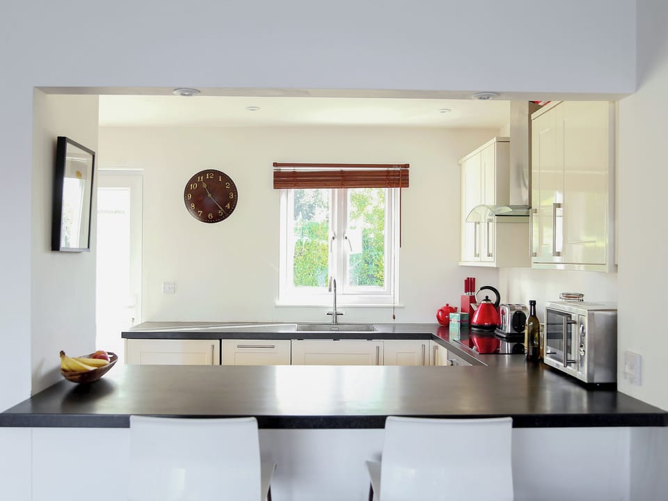 Kitchen | Moorhen Lake House, Cotswold Lakes